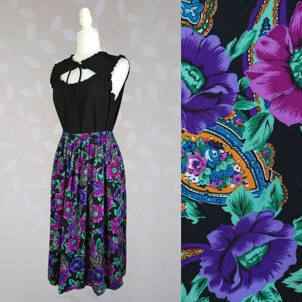 Vintage 90s Floral and Paisley Rayon Gathered Knee Length Skirt Black Purple 10